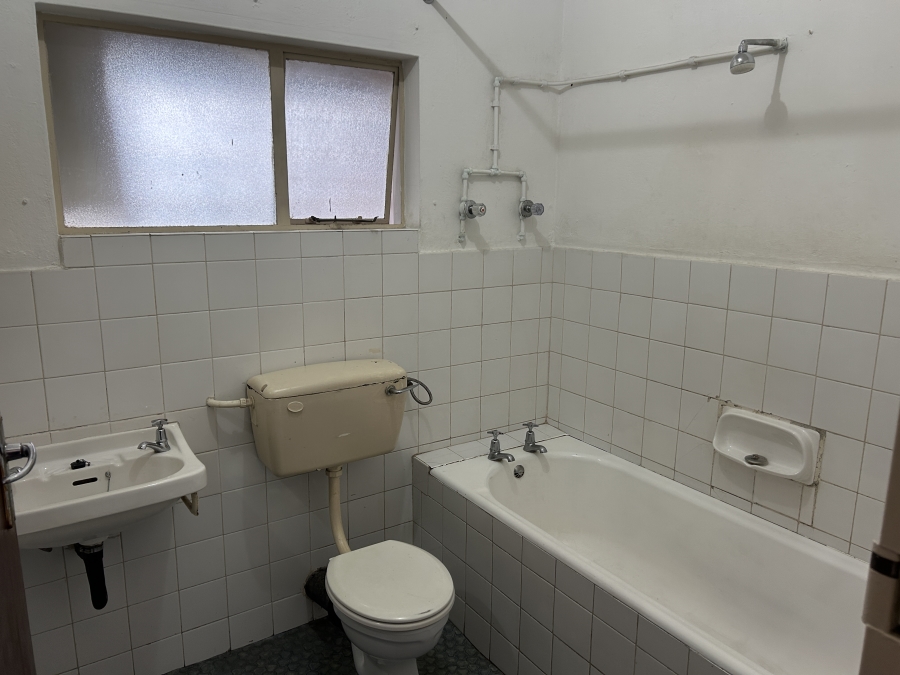 1 Bedroom Property for Sale in Loumar Western Cape